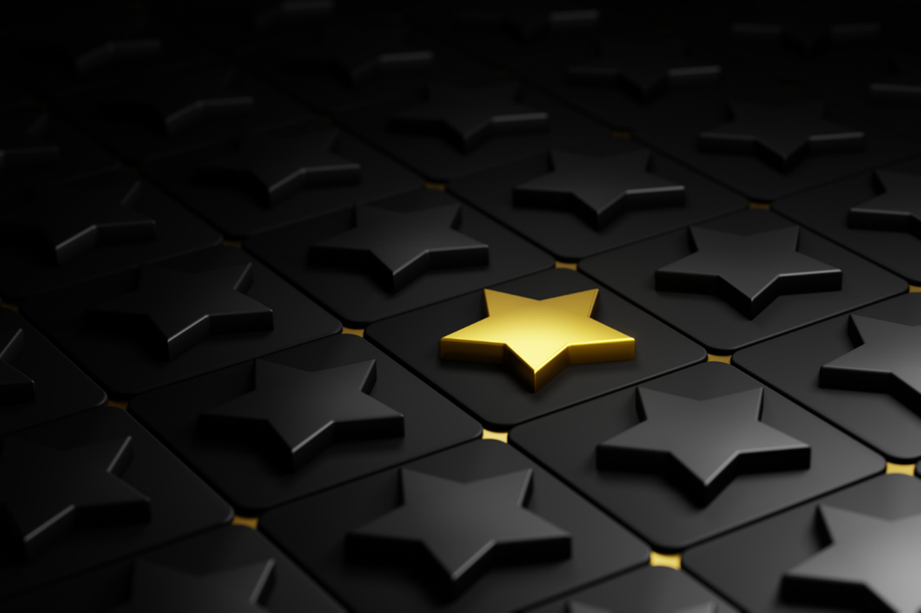 Zlato v letu 2025: zakaj je ta plemenita kovina še vedno zvezda med naložbami?